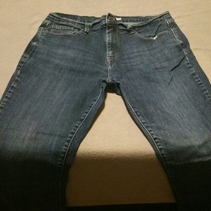 Women's Levi Jeans